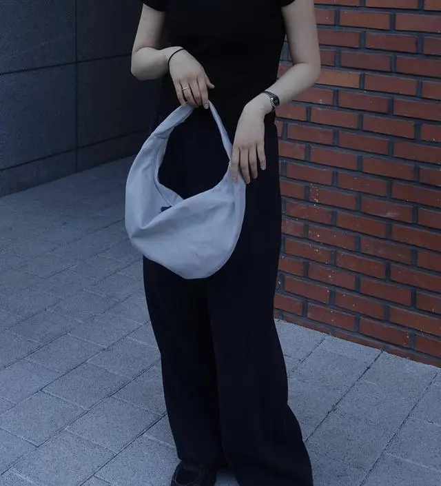 waning moon bag - OHOTORO