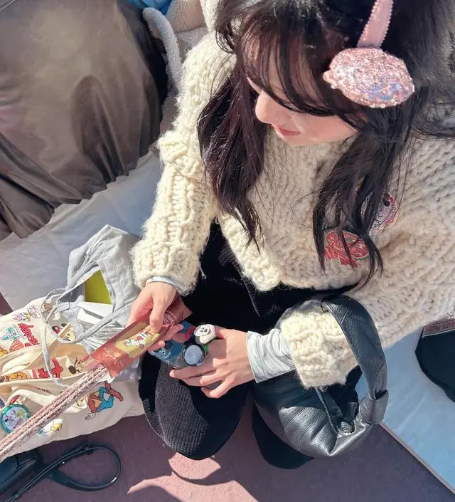 bold handmade cardigan - OHOTORO